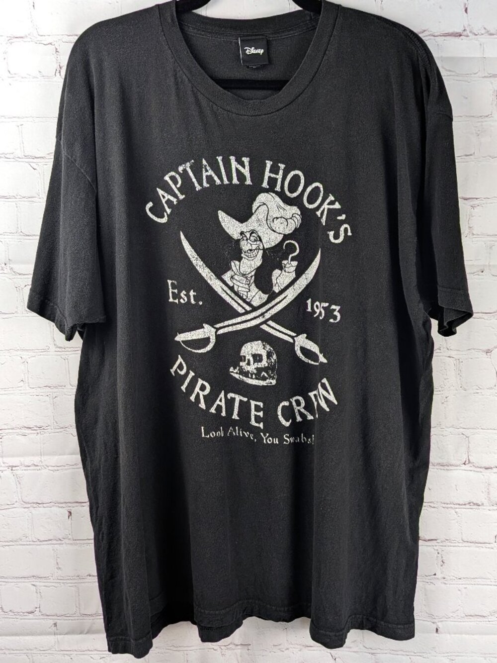 Disney Captain Hook's Pirate Crew Graphic Tee XXL/2X